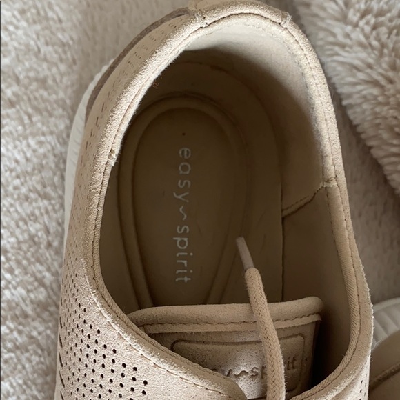 Easy Spirit Sneakers - Picture 3 of 6
